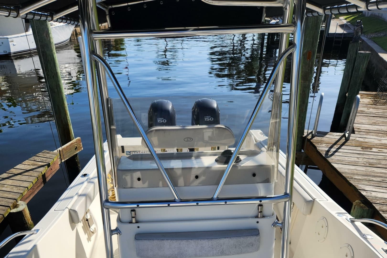 2004 Pursuit 2470 Center Console