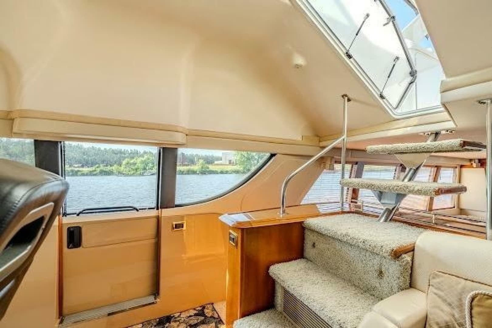 2003 Carver 570 Voyager Pilothouse