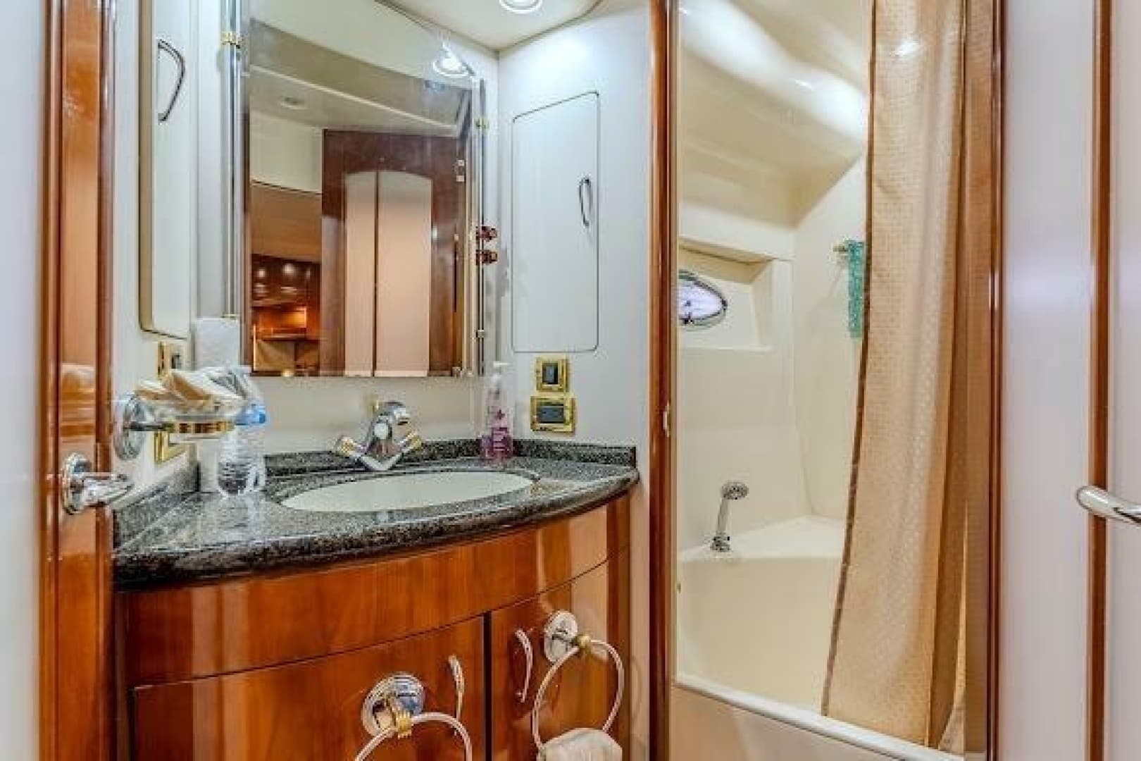 2003 Carver 570 Voyager Pilothouse