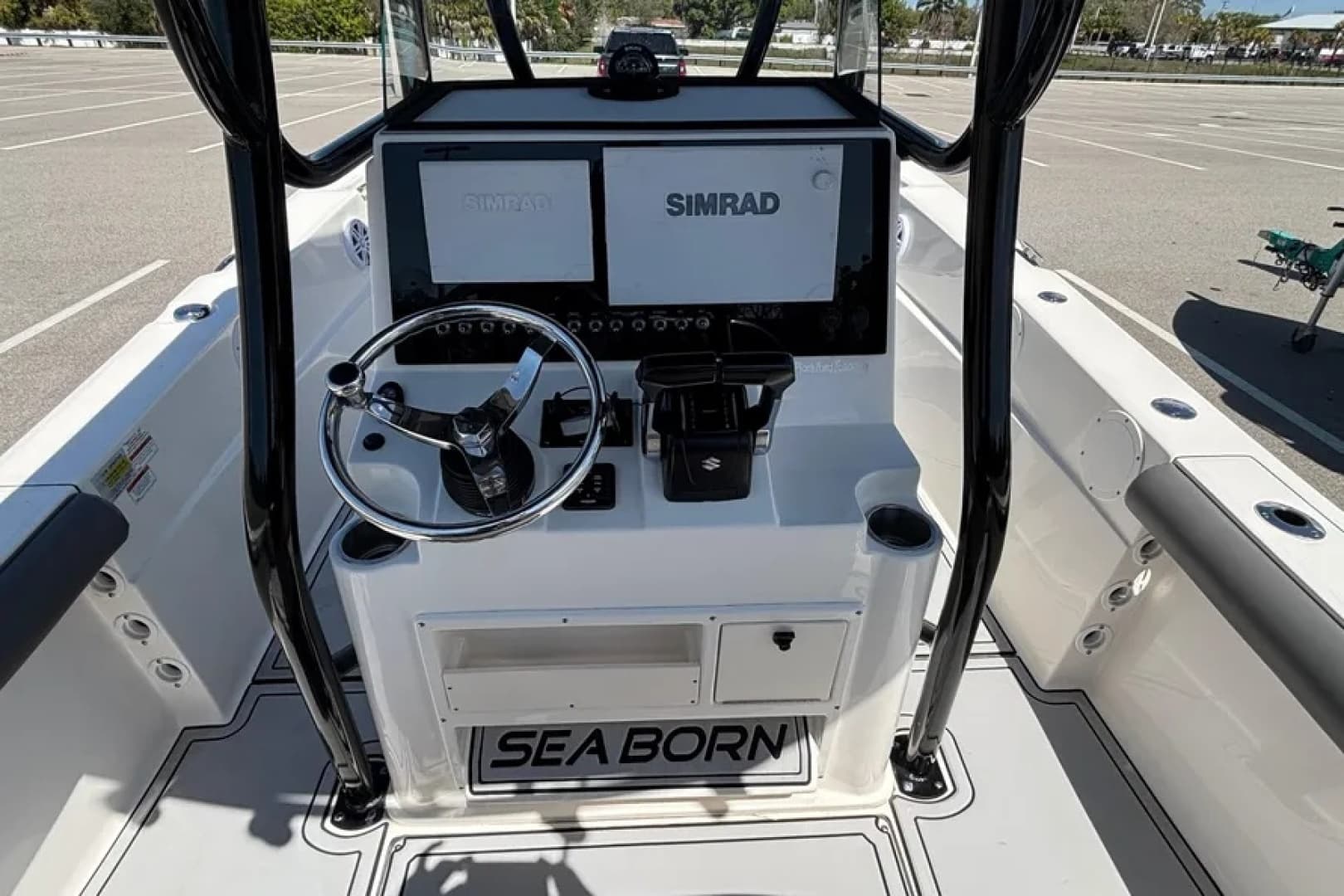2023 Sea Born LX24 Center Console