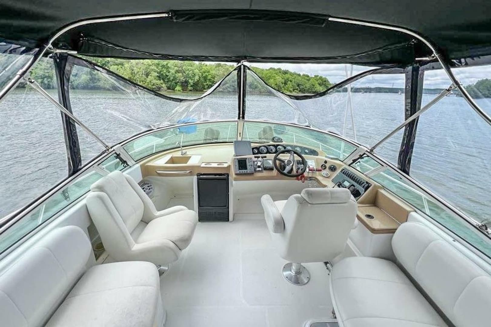 2002 Carver 350 Mariner