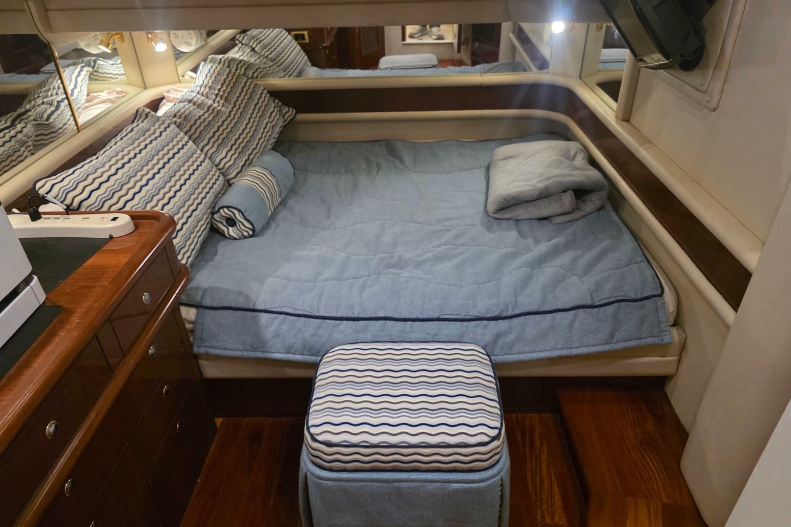 2002 Sea Ray 560 Sedan Bridge
