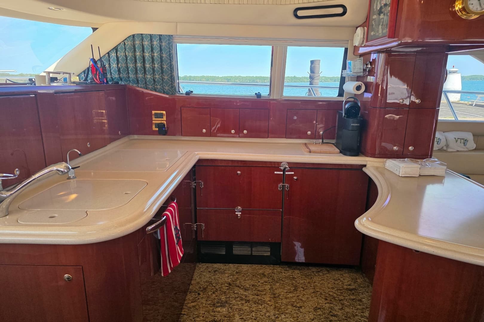 2002 Sea Ray 560 Sedan Bridge