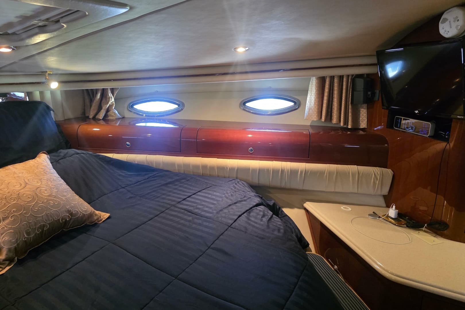 2002 Sea Ray 560 Sedan Bridge
