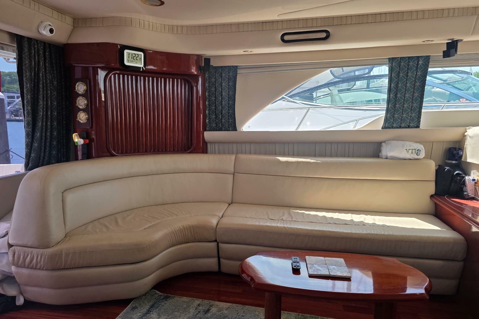 2002 Sea Ray 560 Sedan Bridge