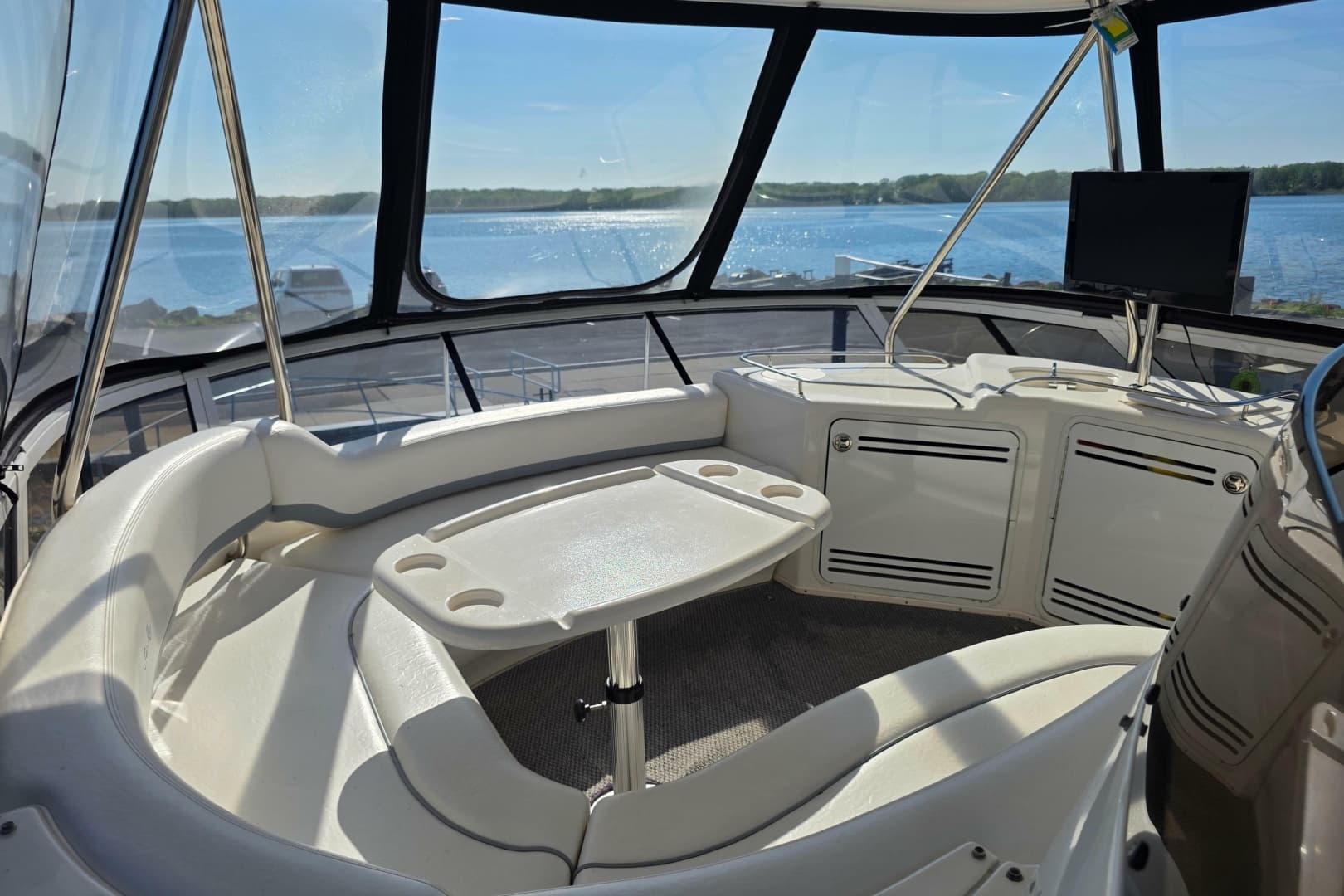 2002 Sea Ray 560 Sedan Bridge