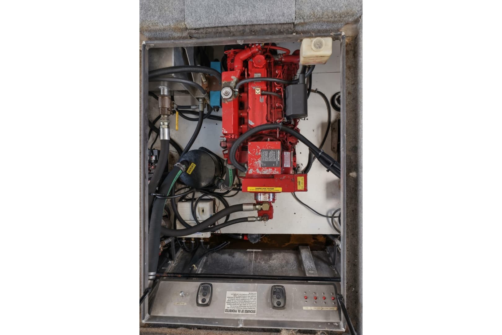 2002 Sumerset 75 x 16 Custom