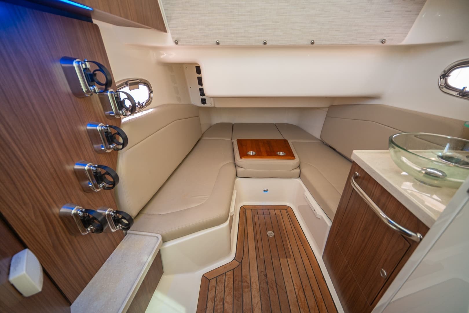 Boston Whaler 380 Outrage - Worth the Tiempo