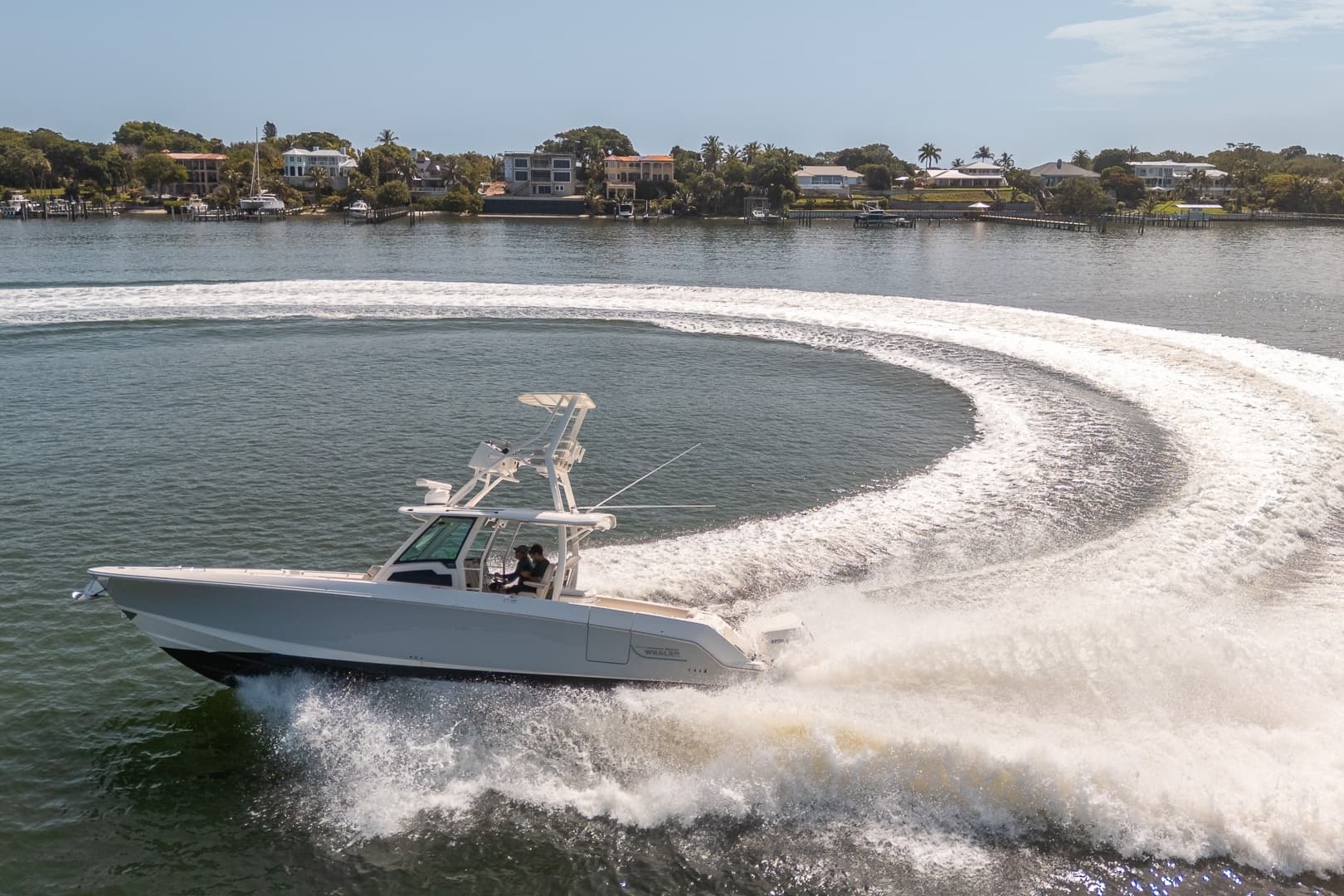 Boston Whaler 380 Outrage - Worth the Tiempo