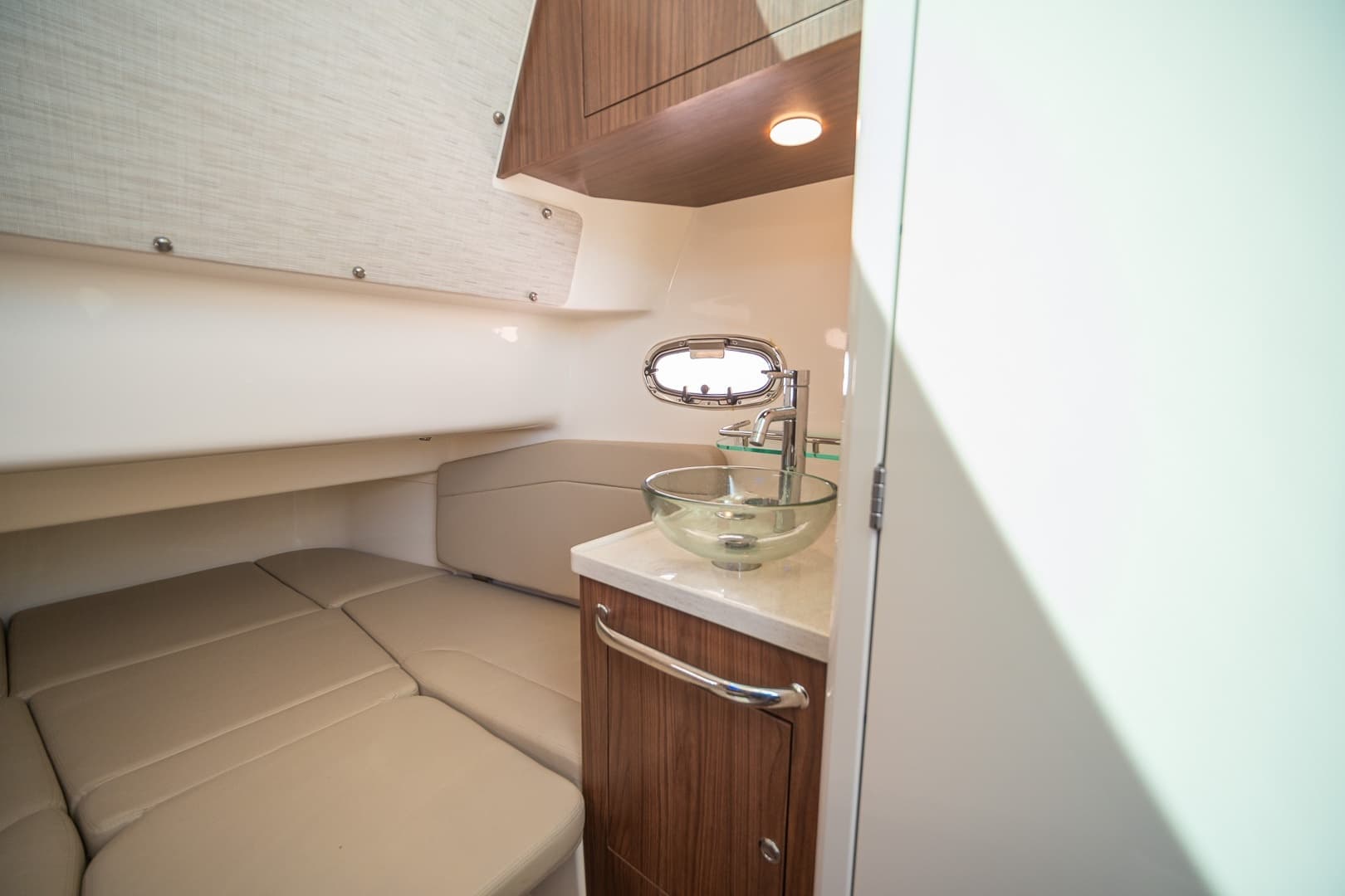 Boston Whaler 380 Outrage - Worth the Tiempo