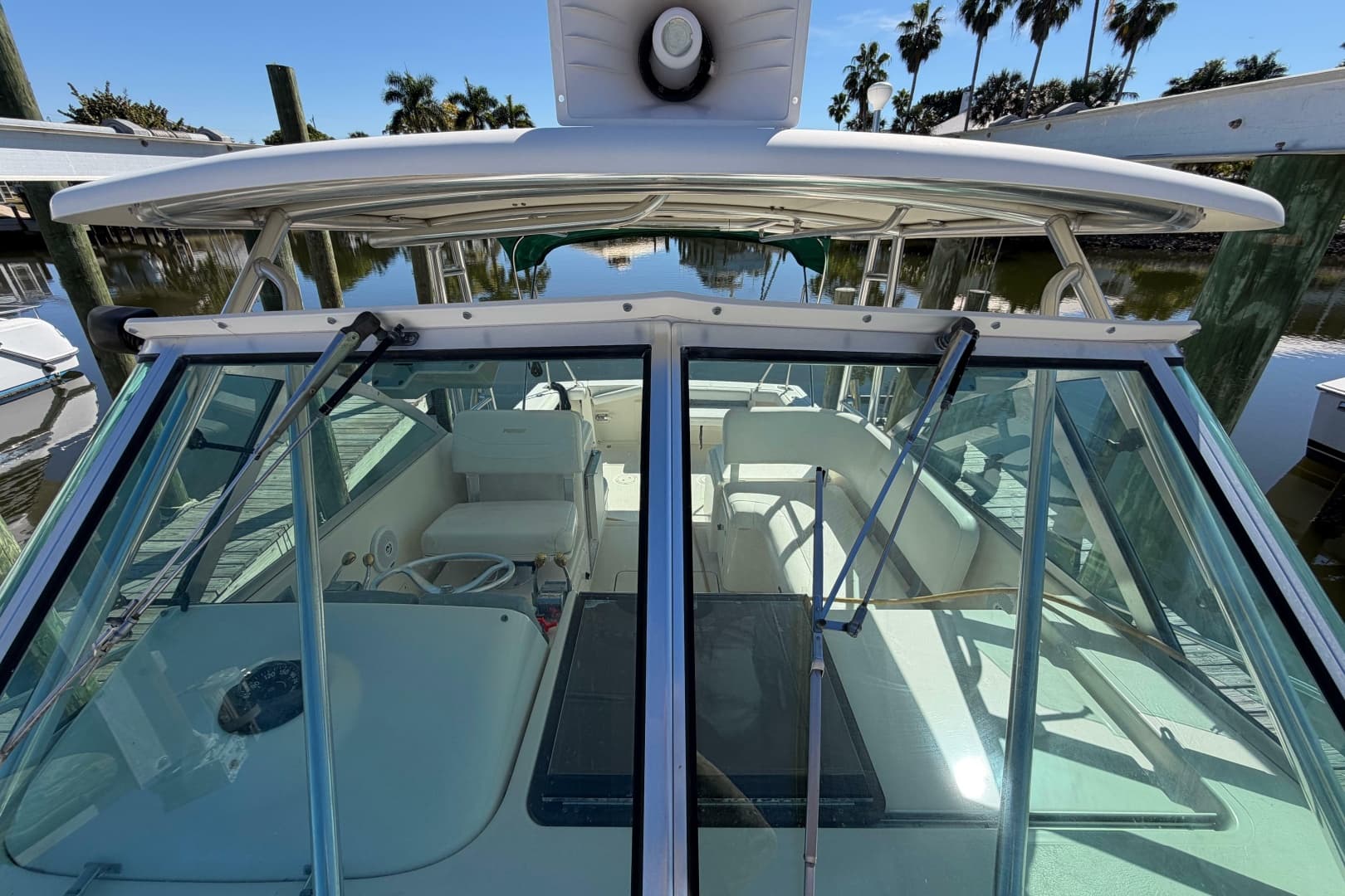 2001 Pursuit 3000 Express