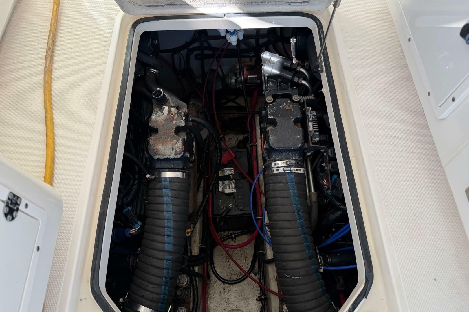2001 Pursuit 3000 Express
