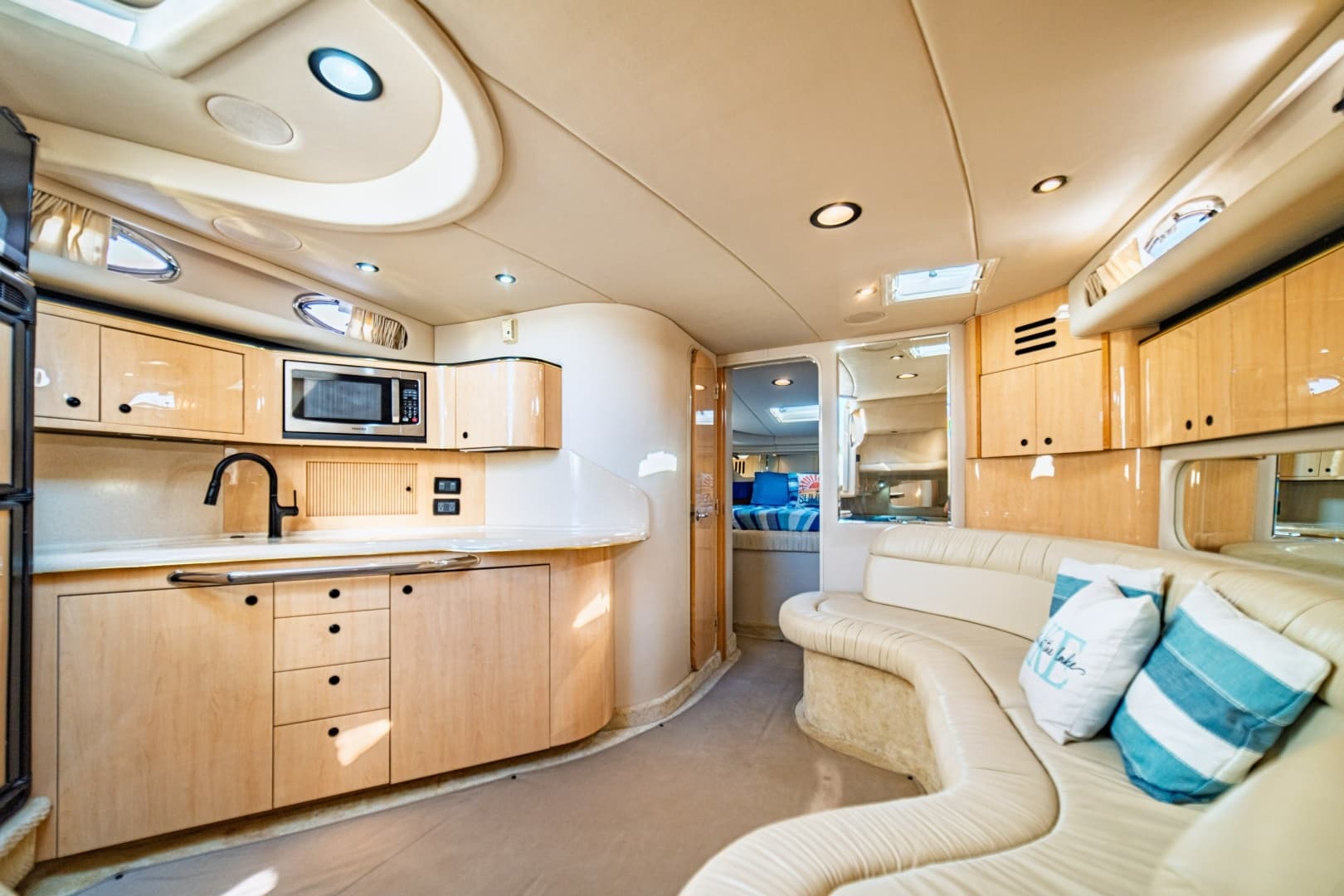 2001 Sea Ray 380 Sundancer