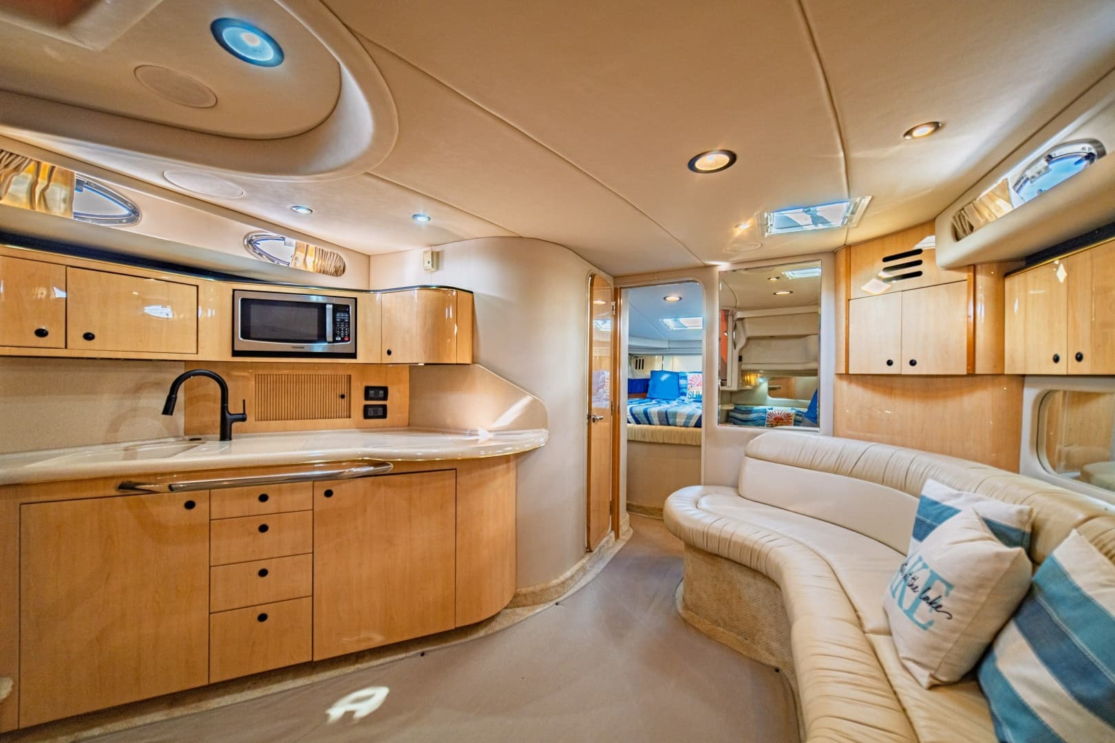 2001 Sea Ray 380 Sundancer