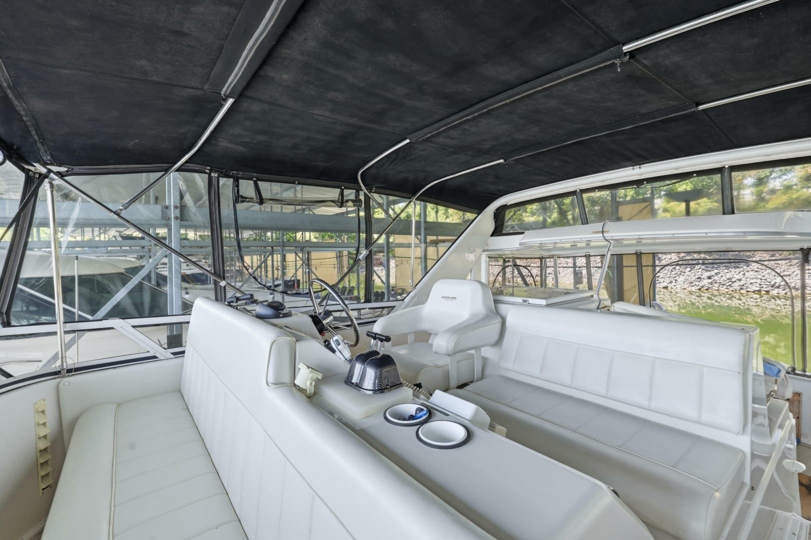 2000 Carver 406 Aft Cabin Motor Yacht