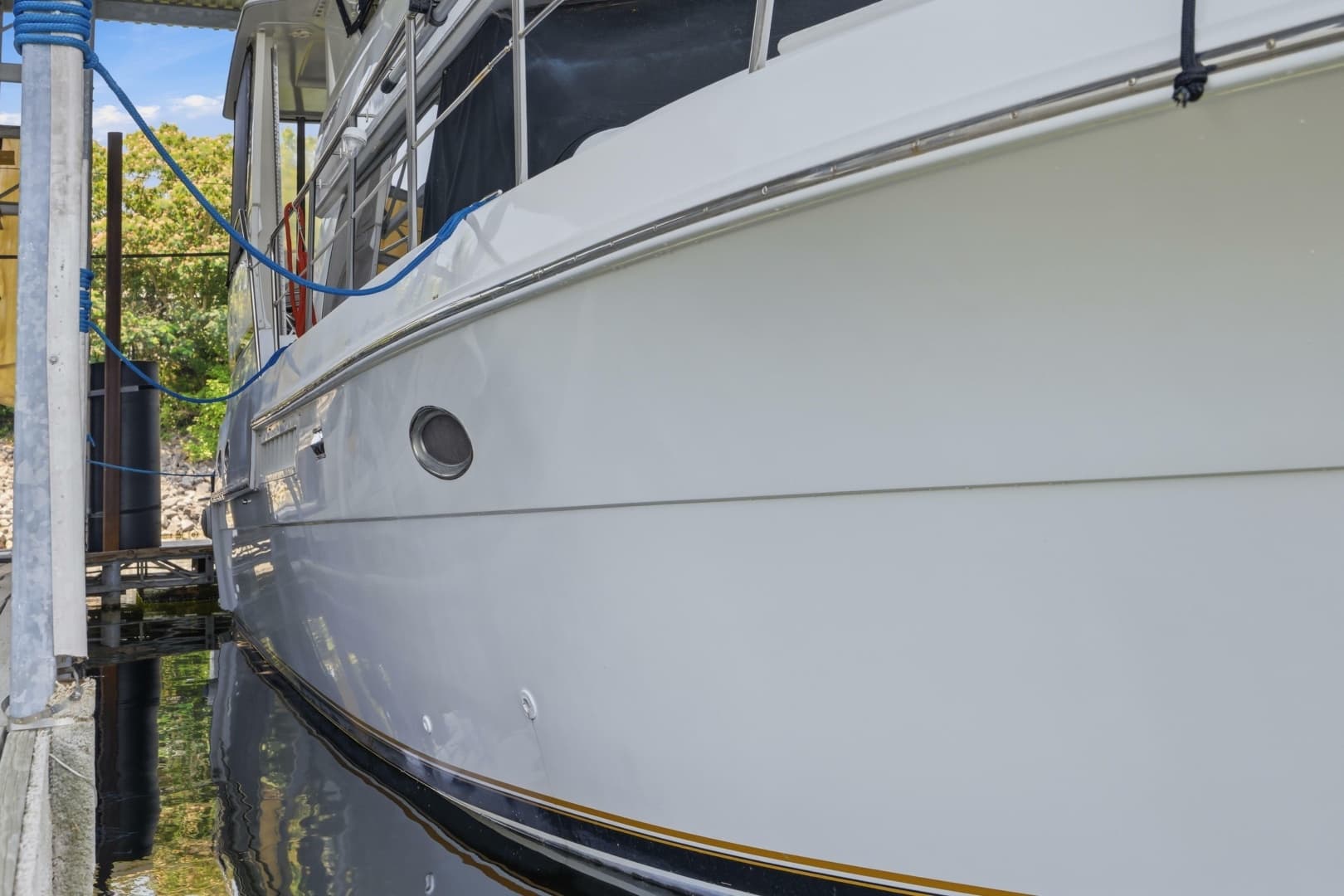 2000 Carver 406 Aft Cabin Motor Yacht