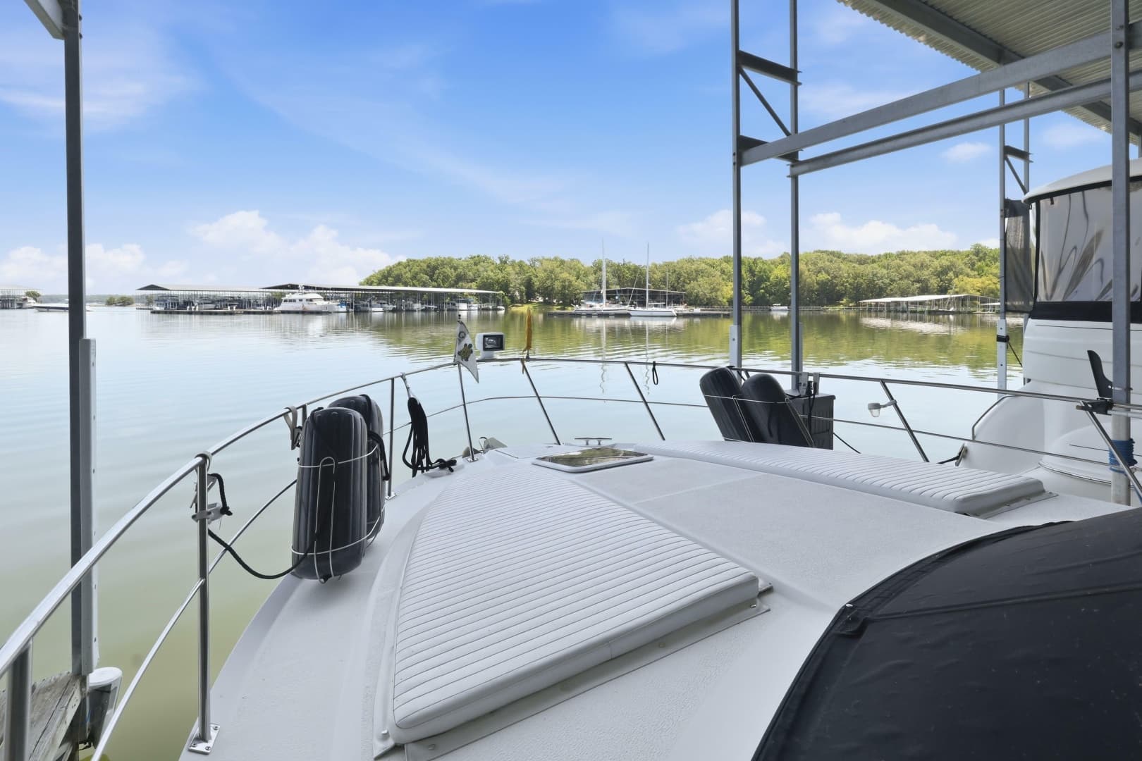 2000 Carver 406 Aft Cabin Motor Yacht