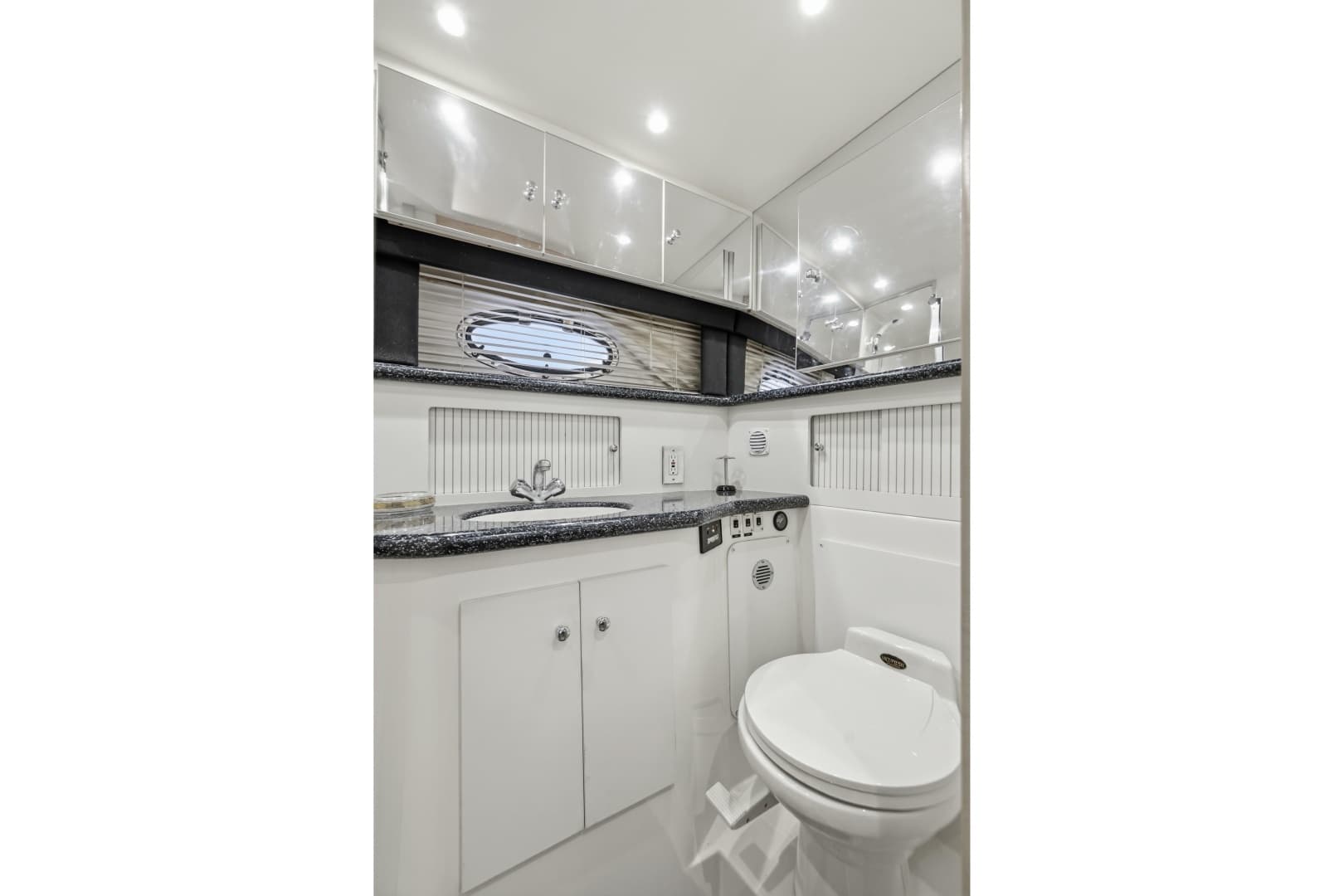 2000 Carver 406 Aft Cabin Motor Yacht
