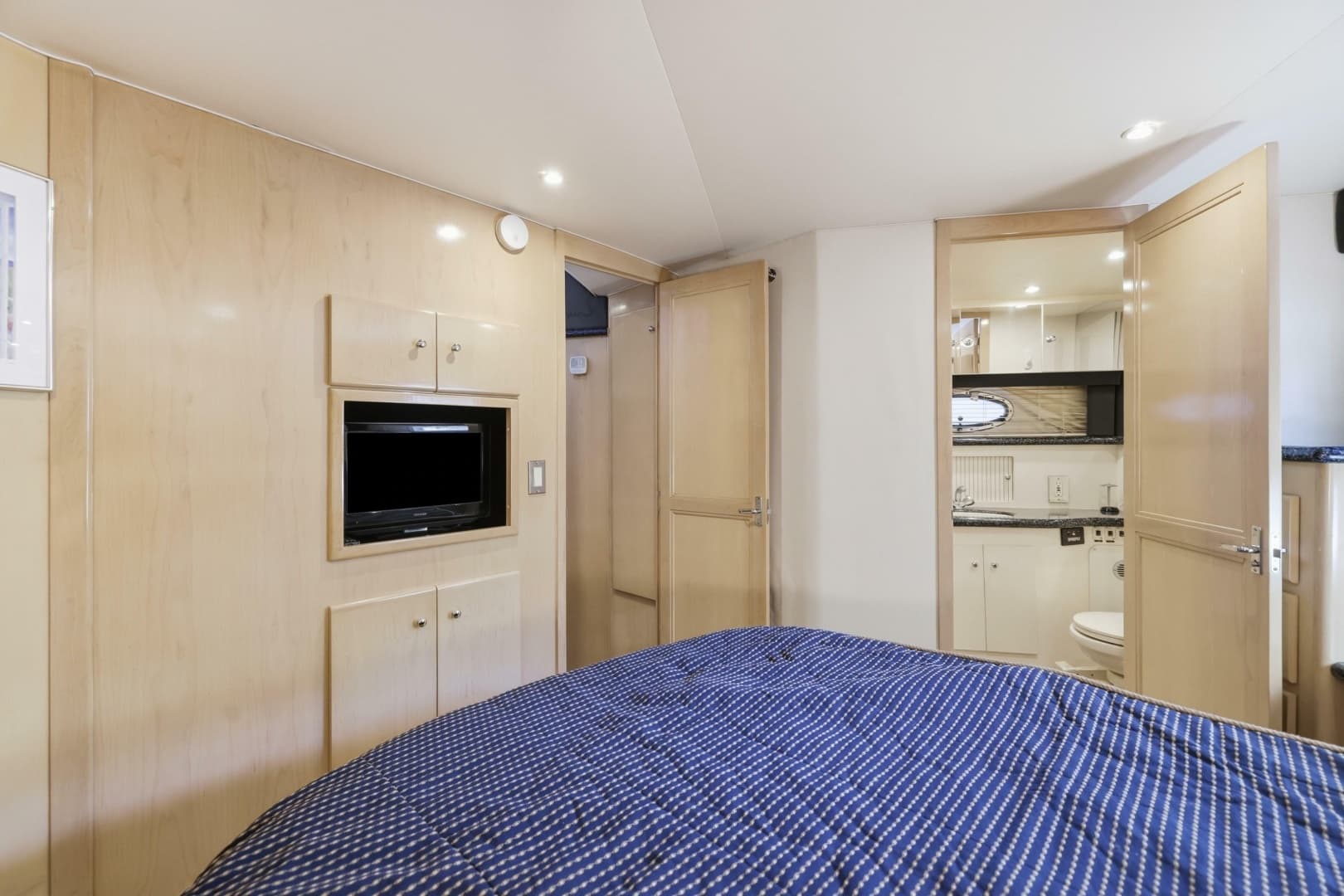 2000 Carver 406 Aft Cabin Motor Yacht
