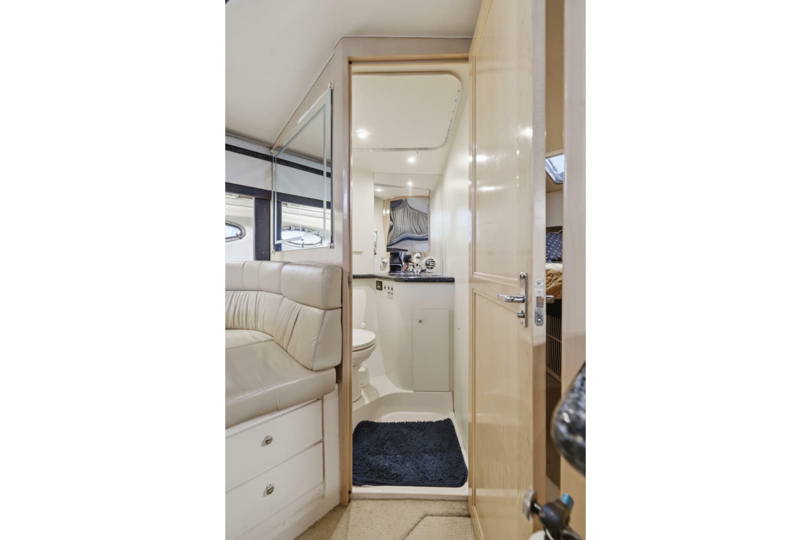 2000 Carver 406 Aft Cabin Motor Yacht