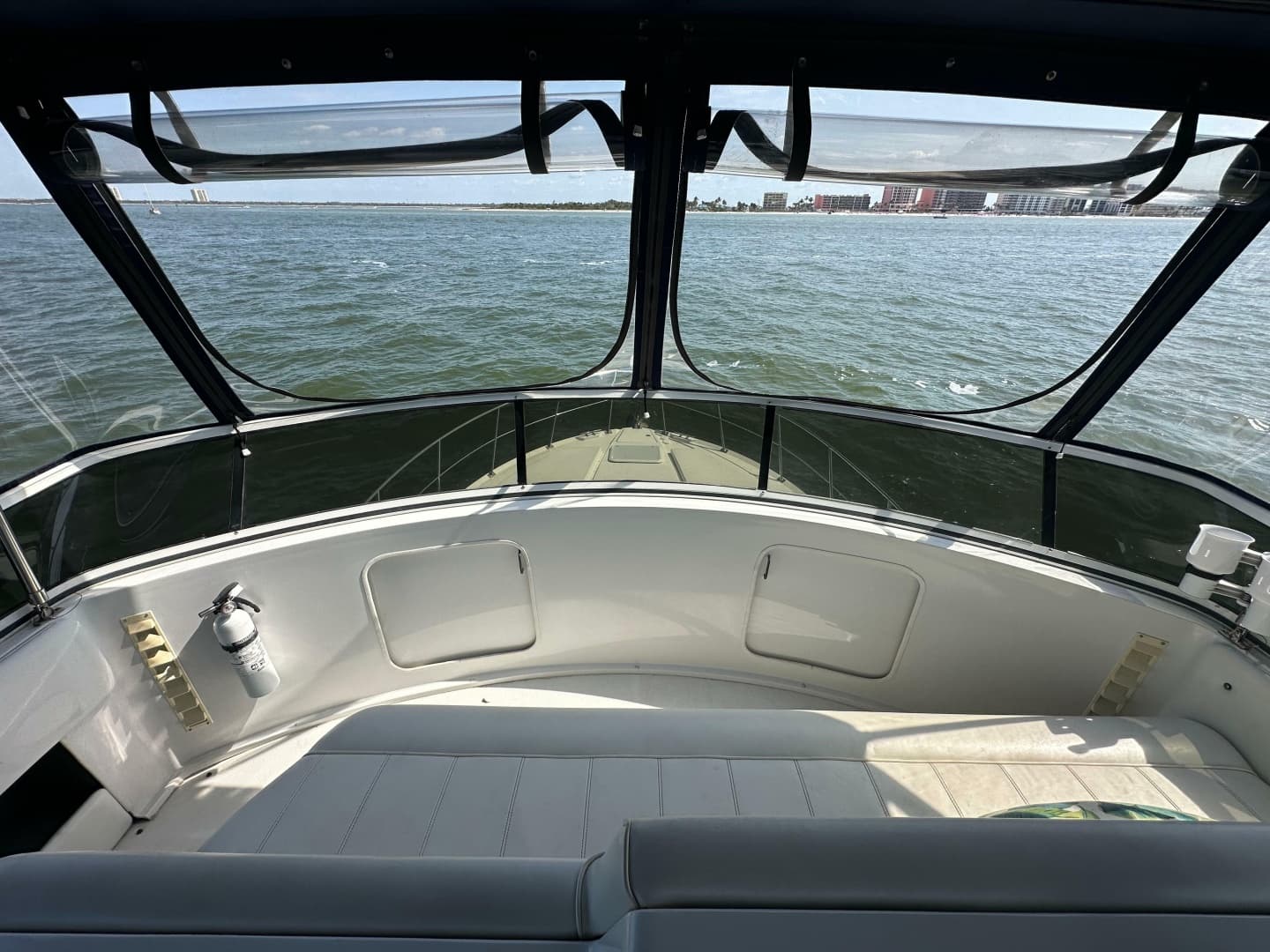 2000 Carver 406 Aft Cabin Motor Yacht