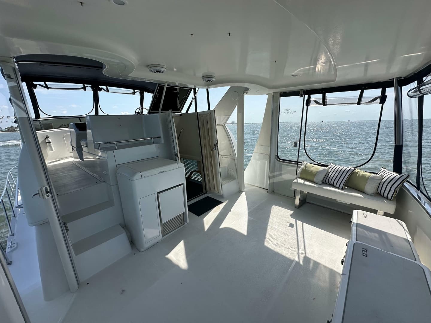 2000 Carver 406 Aft Cabin Motor Yacht