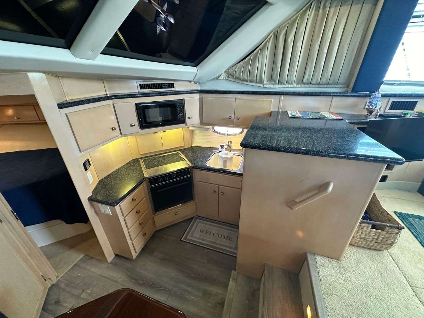 2000 Carver 406 Motor Yacht