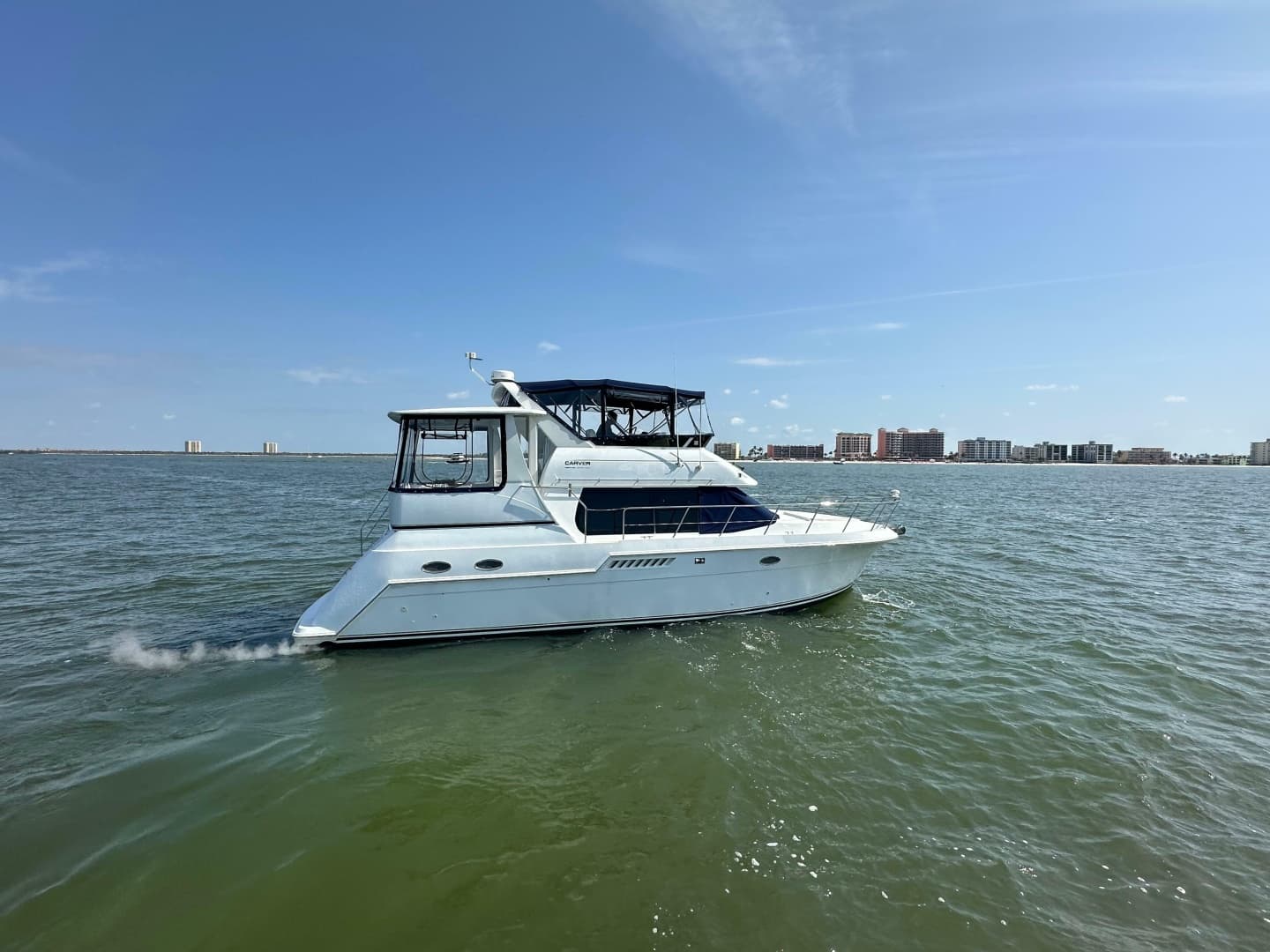 2000 Carver 406 Motor Yacht