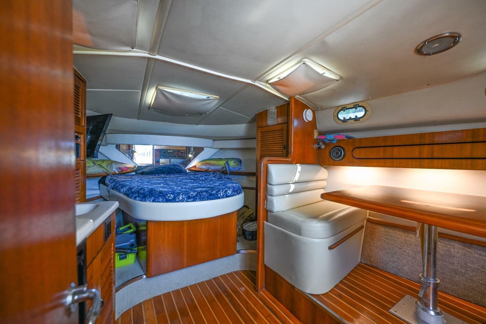 2000 Pursuit 3400 Express