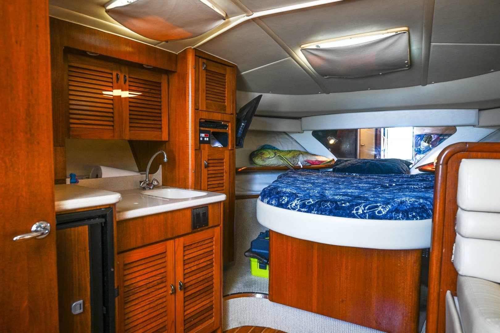 2000 Pursuit 3400 Express