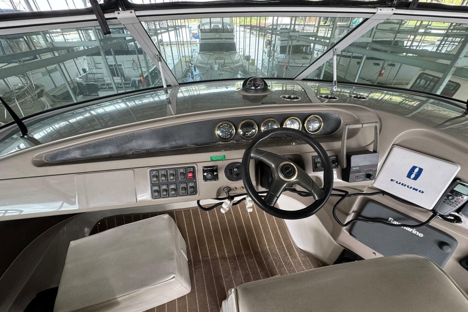 1999 Carver 450 Voyager Pilothouse