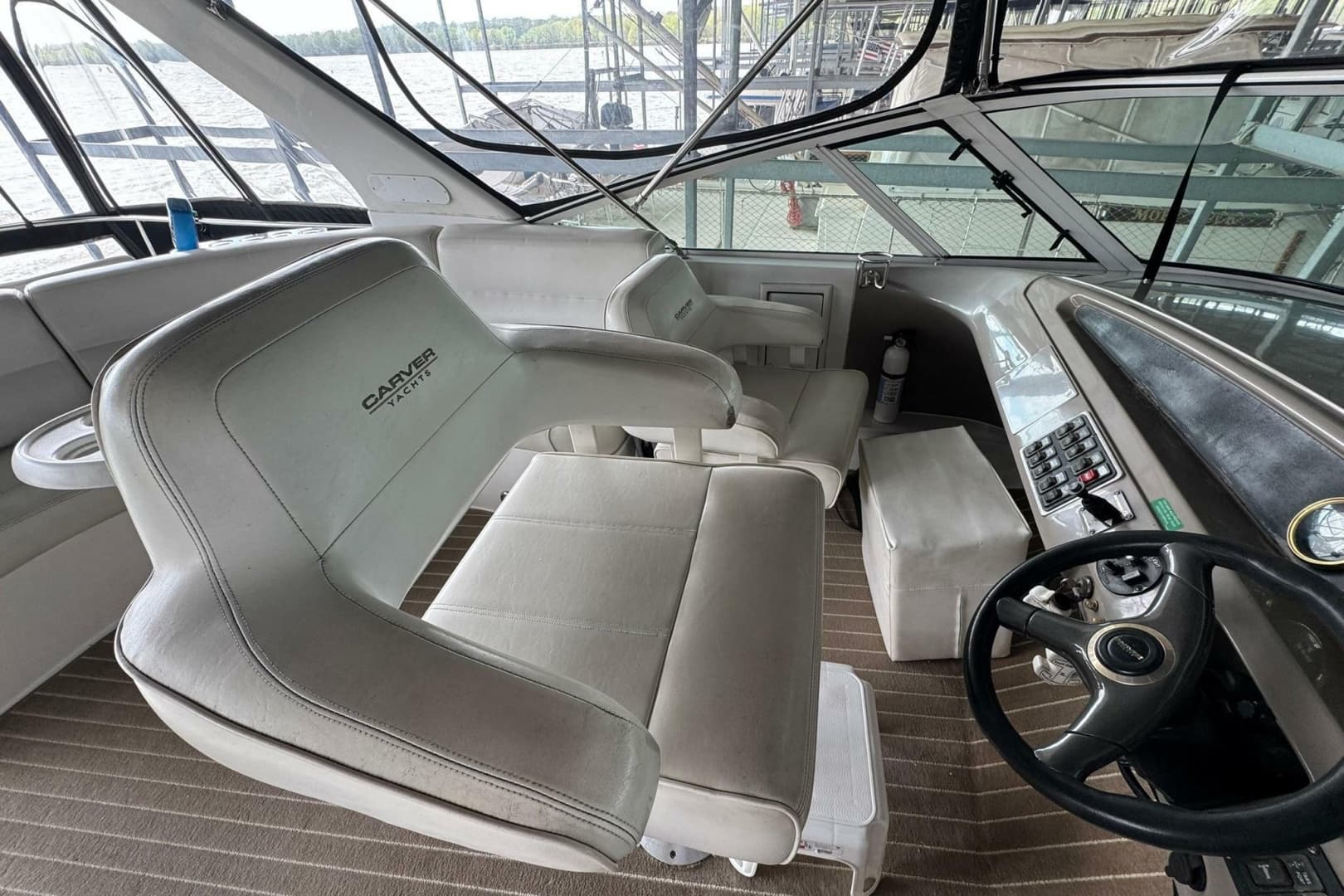 1999 Carver 450 Voyager Pilothouse