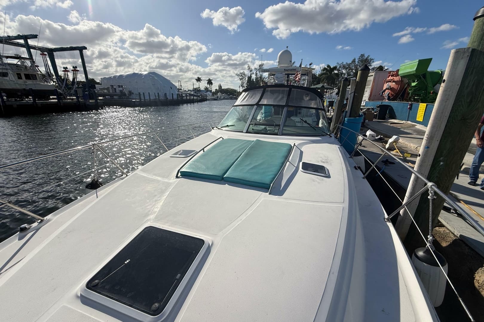 1999 Sea Ray 410 Express Cruiser