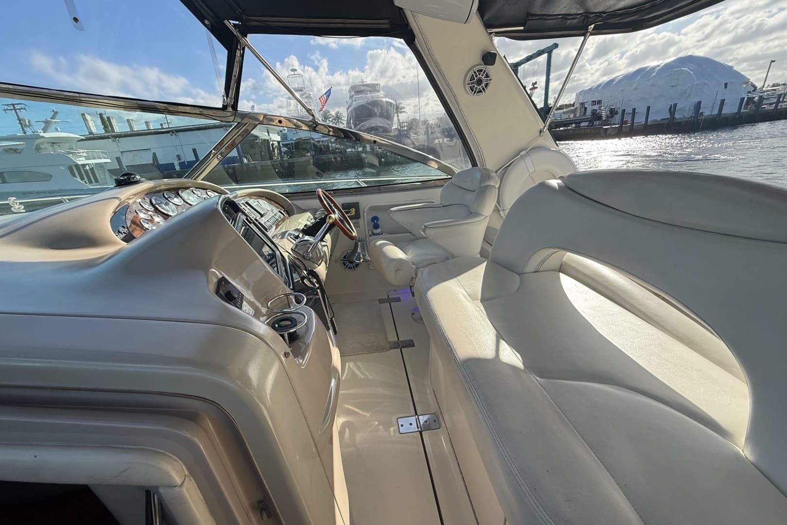 1999 Sea Ray 410 Express Cruiser