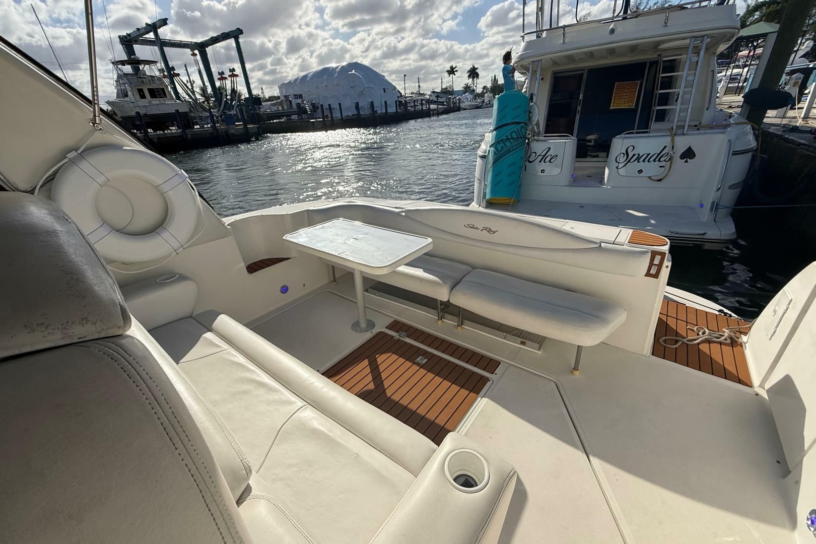1999 Sea Ray 410 Express Cruiser