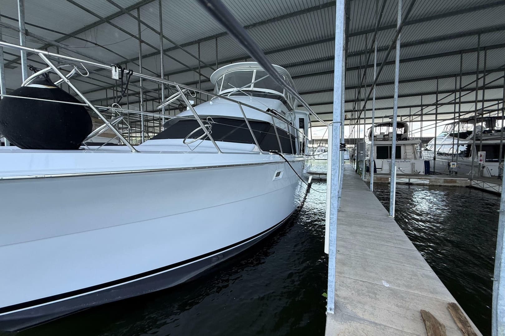 1998 Hatteras 52 Sport Deck Motor Yacht