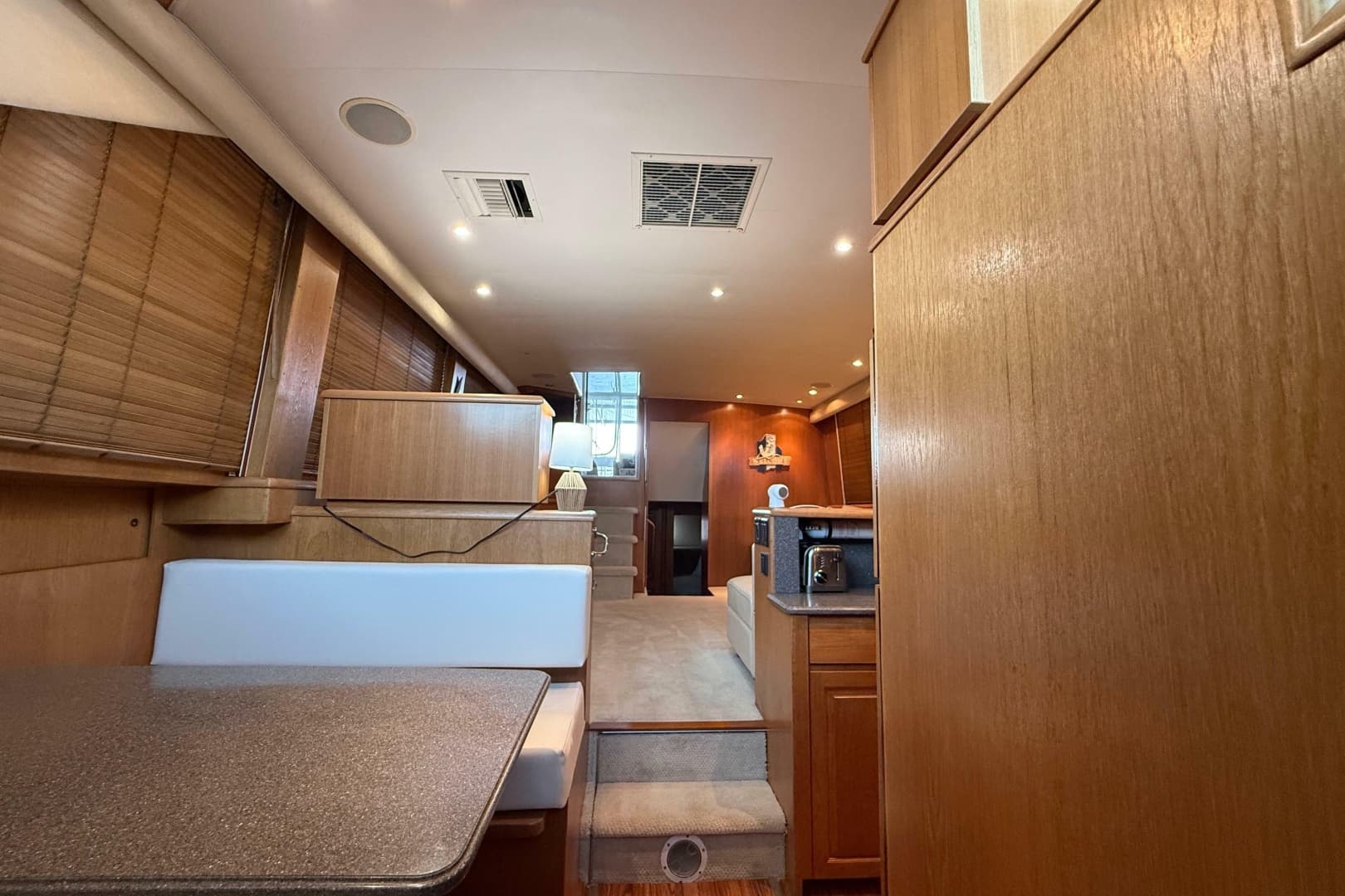 1998 Hatteras 52 Sport Deck Motor Yacht