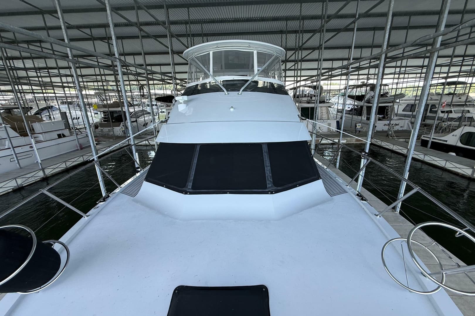 1998 Hatteras 52 Sport Deck Motor Yacht