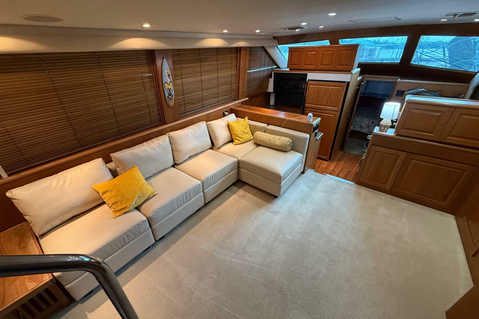 1998 Hatteras 52 Sport Deck Motor Yacht