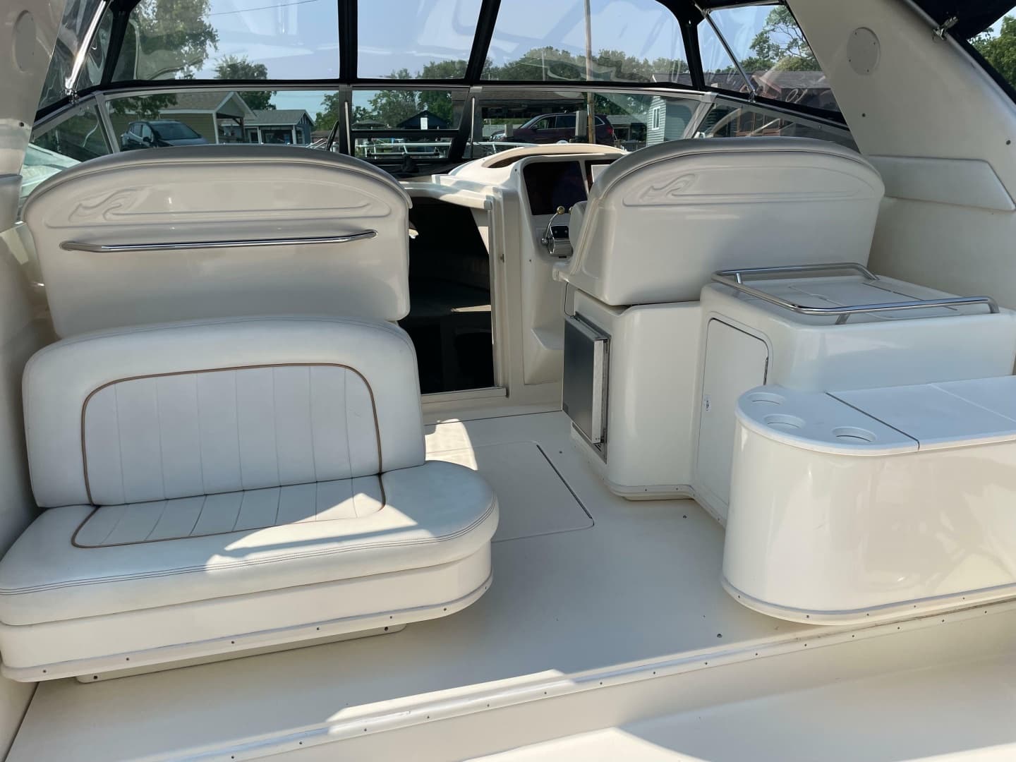 1997 Sea Ray 330 Express