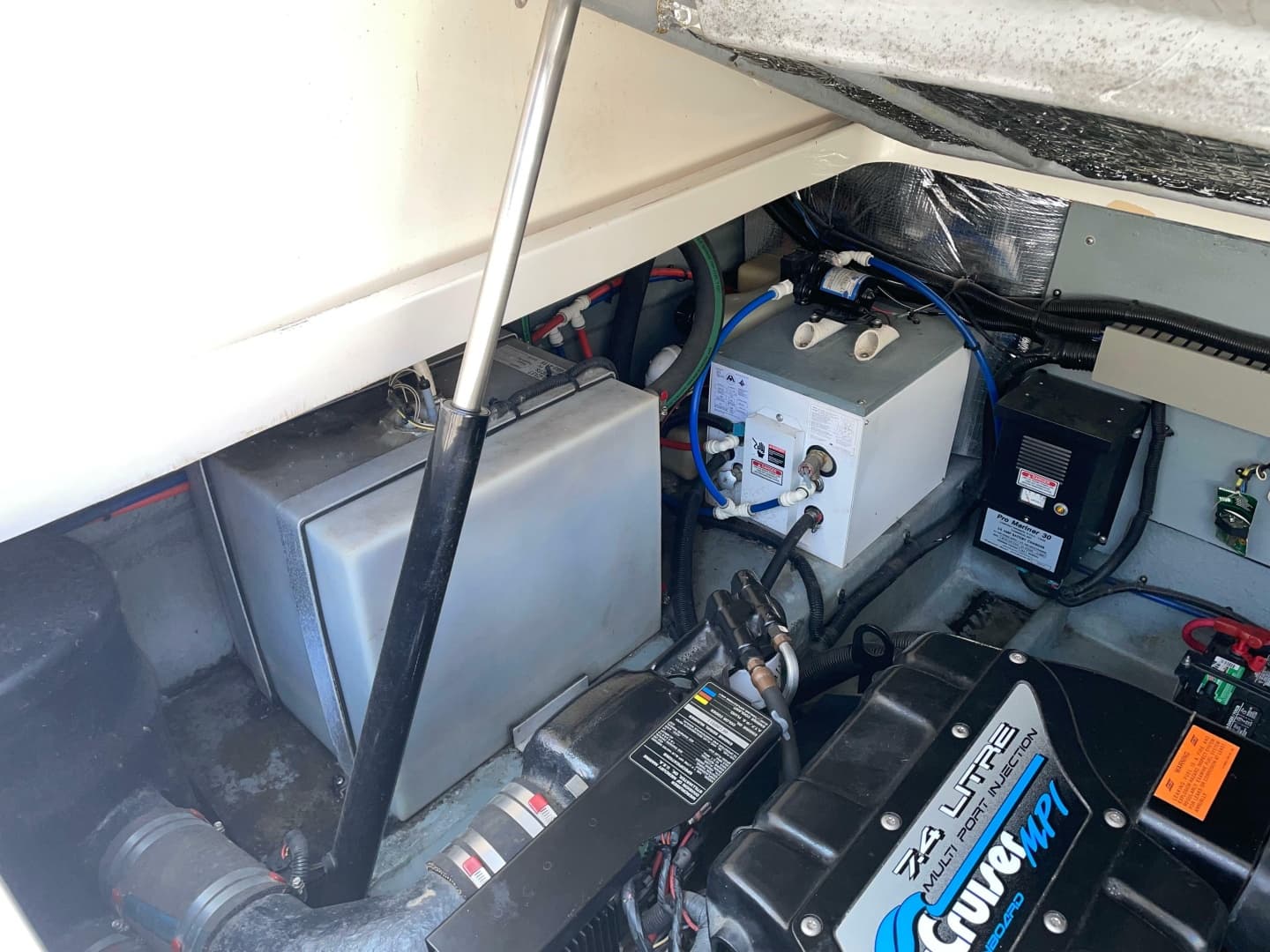 1997 Sea Ray 330 Express