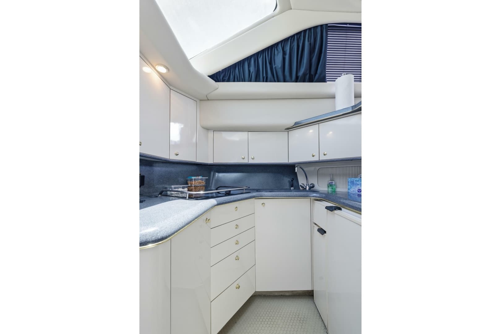 1997 Sea Ray 370 Aft Cabin