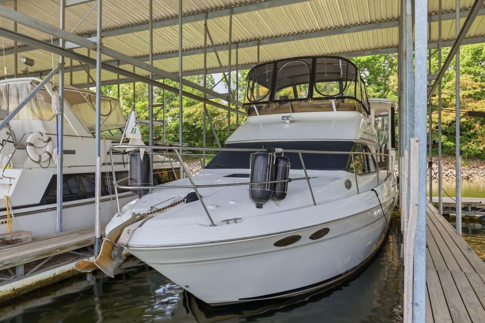 1997 Sea Ray 370 Aft Cabin
