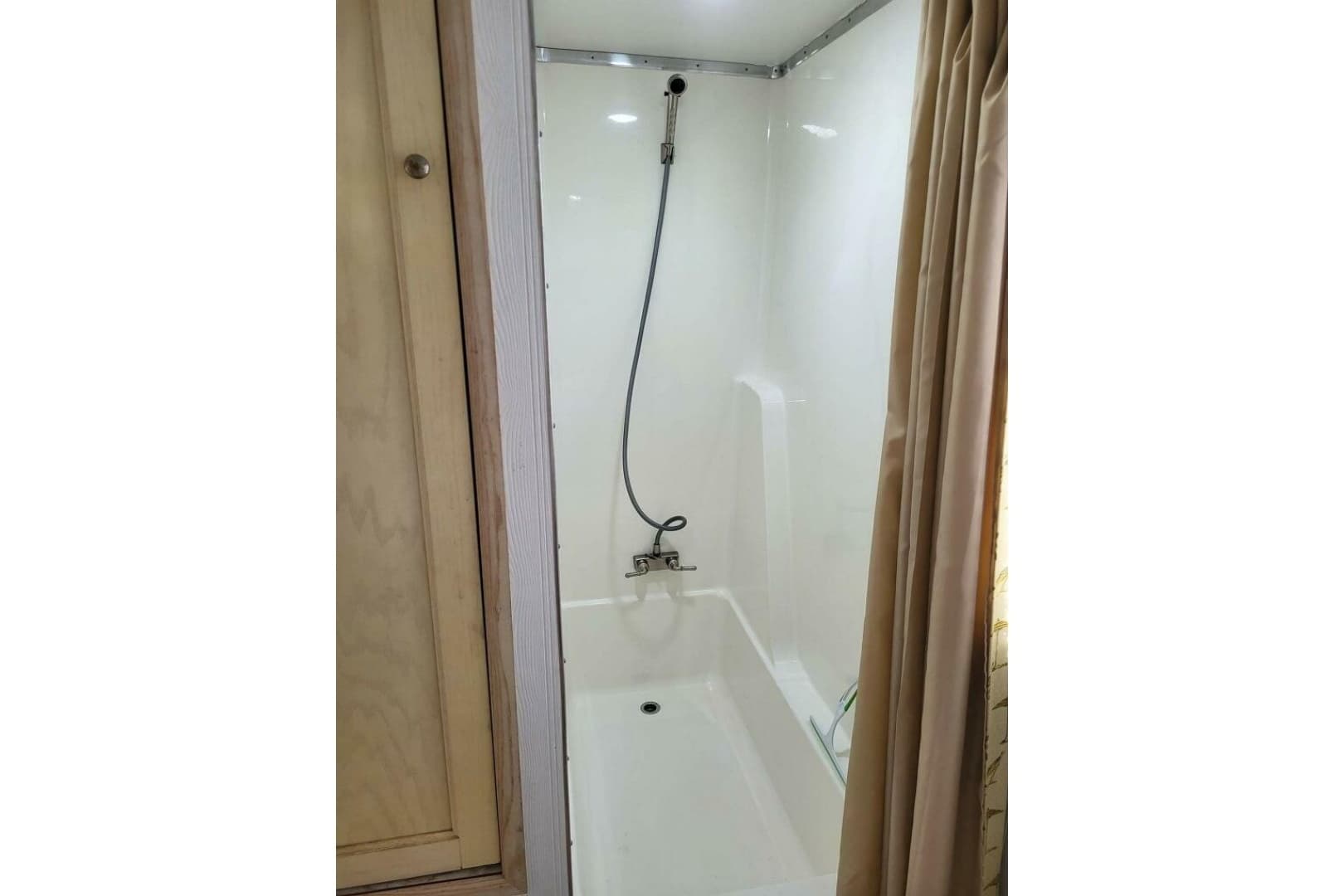 1996 Gibson 50 Cabin Yacht