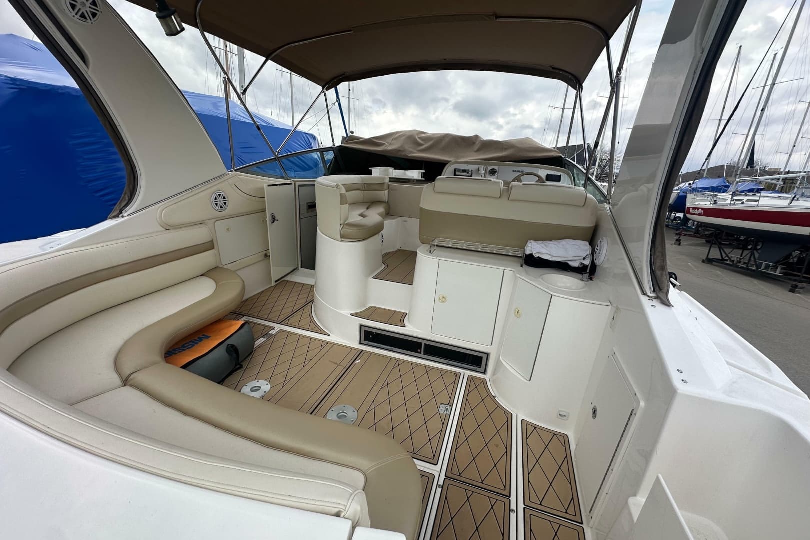 1995 Cruisers Yachts 3575 Esprit