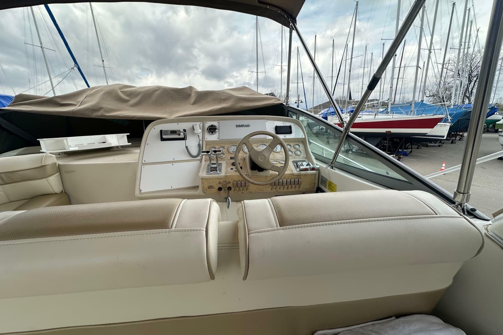 1995 Cruisers Yachts 3575 Esprit