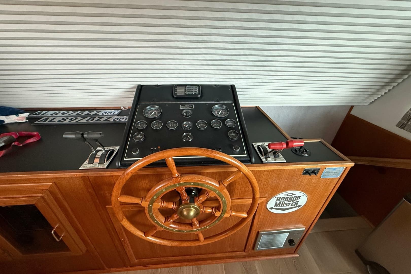1995 Harbor Master 52 Wide Body