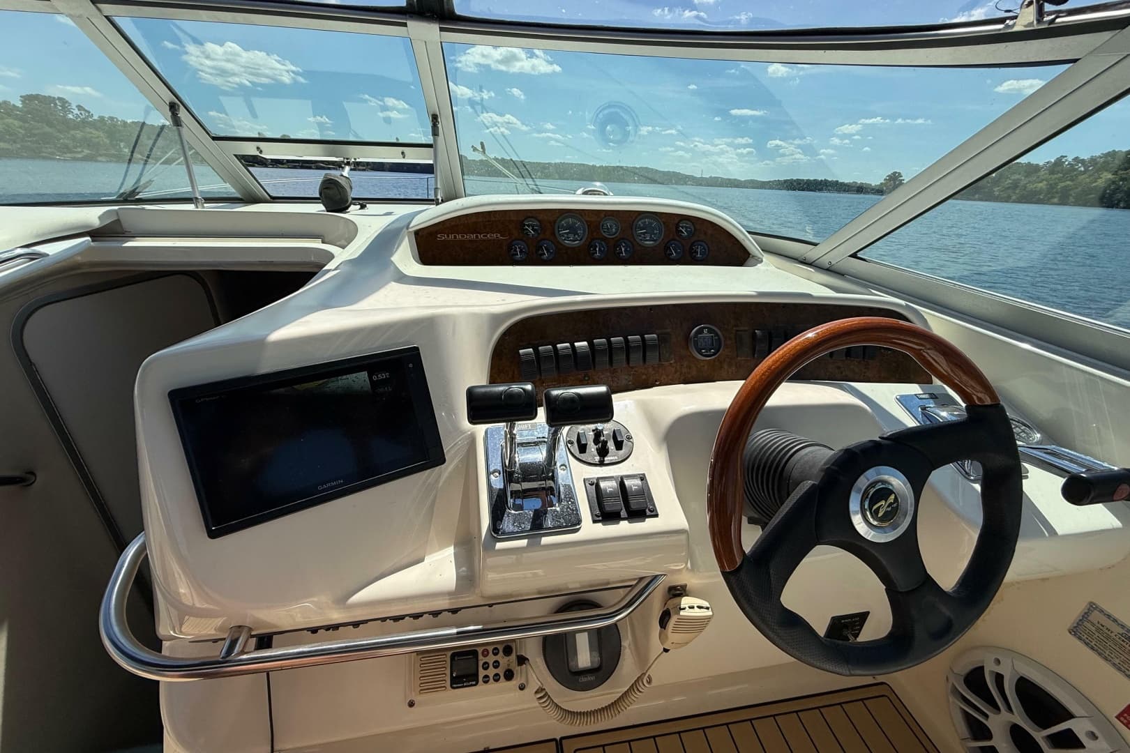1995 Sea Ray Sundancer 330