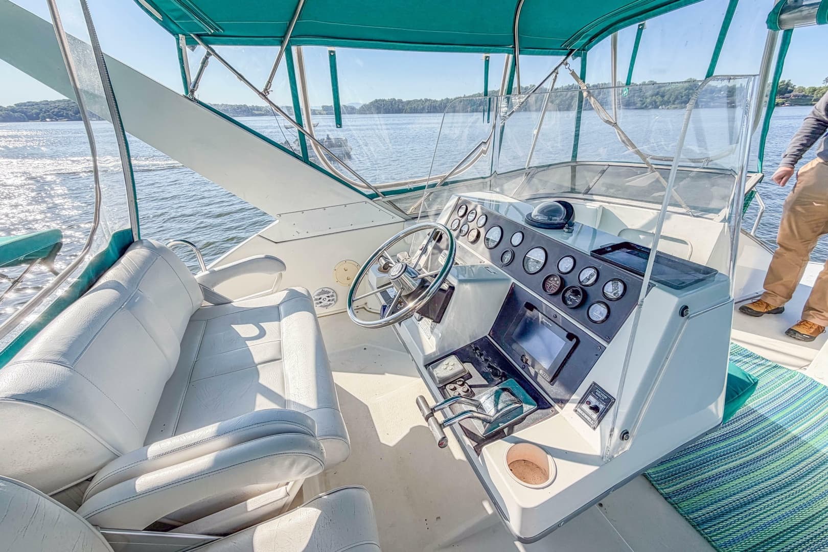 1994 Carver 380 Santego