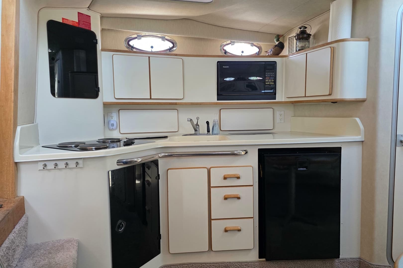 1994 Sea Ray 370 Express Cruiser